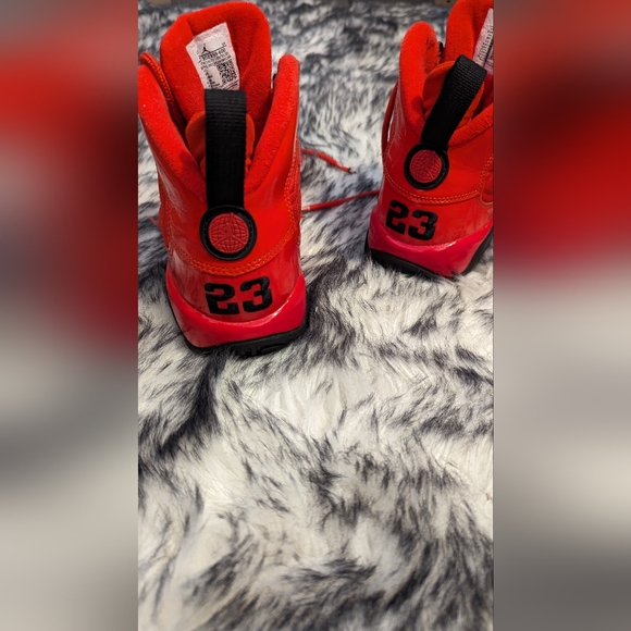 Nike Air Jordan Retro 9 Chile Red Size 4Y Sneakers - Picture 3 of 15